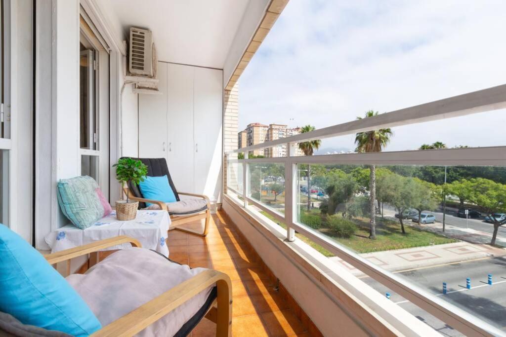 Playa Huelin Apartamento Apartment Malaga Exterior photo