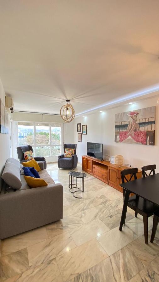 Playa Huelin Apartamento Apartment Malaga Exterior photo